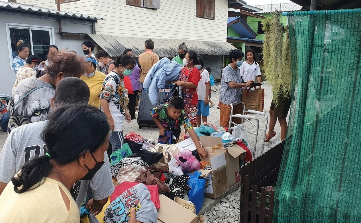 CLOTHES DISTRIBUTION